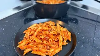😋 Nuk ke koh&euml; p&euml;r gatim? Provo k&euml;to Pasta Arrabiata n&euml; 10 minuta!