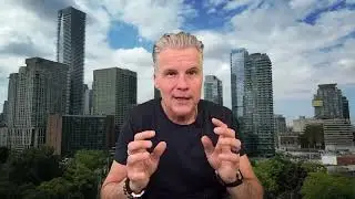 The 5 PROS and CONS of living in Toronto's Entertainment district