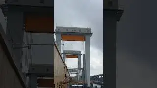 😍Mobiles are go ahead with India first vertical lift 🤩🤣😂 #pambanbridge