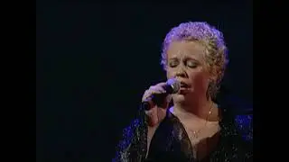 Wind Beneath My Wings  door Babs van Balveren