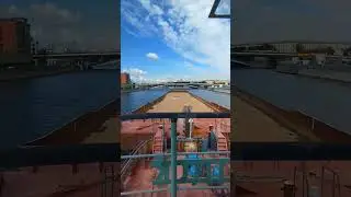 Воскресный движ на Москве реке. Busy traffic on the Moscow River#youtubeshorts#moscow#weekend#ships