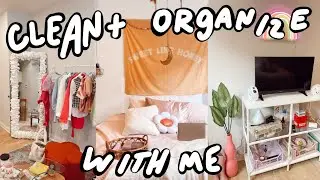 CLEAN + ORGANIZE MY COLLEGE APARTMENT WITH ME 2022!