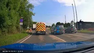 AS Plumbing & Heating Van Ignores Red Light. UK Bad Drivers, Road Rage, observations.