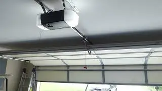 Genie 3/4 hp belt drive Garage Door Opener