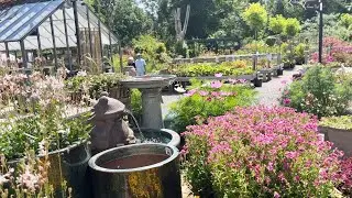 L&ouml;fstad palace garden, cafe and 17th century courtyard