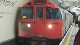 Here is the Bakerloo line Train in Oxford Circus Friday 23 January 2026