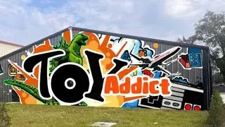 I went to Toy addict. (It was chaotic)