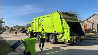 GFL : AutoCar Xpert RL & Green Curotto on recycle