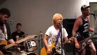 Minority 905 - Don't Panic (Live from Bar 53, Kingston)