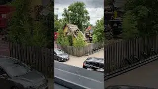 Gravko og lastbil river hus ned #1