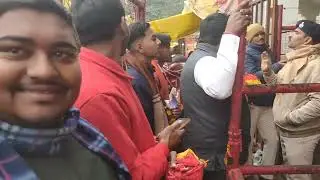 थावे मंदिर में विधायक जी माता का सोनी मुकुट चढ़ाई जय माता रानी 🙏😊🙏🙏