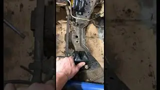 При замене V6 на V8 в кузове G необходимо поменять опоры двигателя 👨🏻&zwj;🔧 #theroygarage