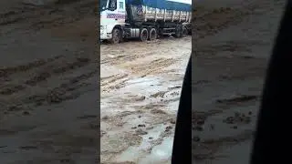 Miritituba PA... atola at&eacute; no p&aacute;tio pra descarregar