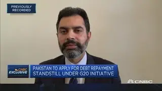 Pakistan central bank governor discusses policies to minimize economic impact from the pandemic