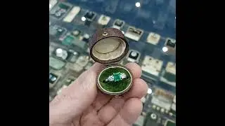 ER006 Pretty vintage emerald and diamond ring