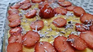 Questo dolce con la crema pasticcera e le fragole è davvero irresistibile 😍🫶 