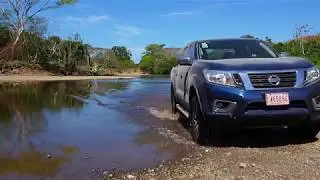 Cruzando Rio Bongo en NP300