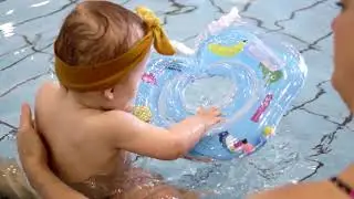 INFLATABLE SWIM ESSENTIALS SWIMMING - SWIMMING POOL FOR THE NEK - BABY SWIMMER - BLUE