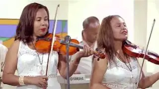 Tibeb be fana: ቫዮሊን ተጫዋቾቹ ኢትዮ ስትሪንግ ባንድ ከደረጄ ሀይሌ ጋር