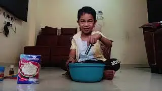Little bakers are ready to bake a cake...#littlechefs 