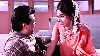 Dharmendra और Leena का रोमांटिक Scene🥰| Vinod Khanna को आया गुस्सा | Dharam Paaji का जबर्दस्त Scene