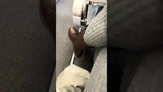 Tights and Flights! Wearing Hue Grey Footed Cable Knit Tights on a flight from Helsinki to Oslo!