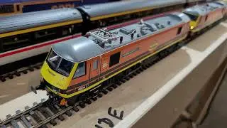 MT5 - Making Tracks 200 - Freightliner 90s lined up ready for their next stint, 90041 & 90044