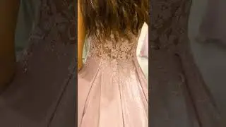 Glitzer Err&ouml;tendes A Linie Spaghettitr&auml;ger Satin Langes Ballkleid mit Applikationen