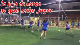 El primer gol las chicas lo celebran.Reto fe fútbol.P7