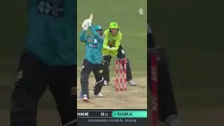 How 'bout those lap shots 😮&zwj;💨 One of Usman Khawaja's best knocks in Teal 94 (55) 👑
