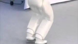 ASIMO changes its mode with a seamless motion