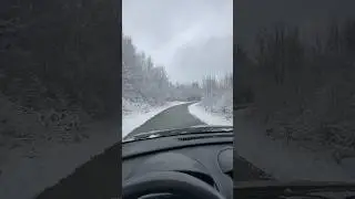 🌨️ Ice Road Thriller! Dare to Drive? ❄️
