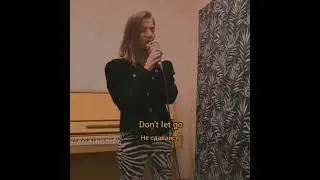 Красивое исполнение песни Tom Walker - Leave a Light On