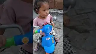 Naik mini scooter - senangnya main sepeda mini 😍 #shorts #scooter #sepedaminiindonesia #shortsvideo