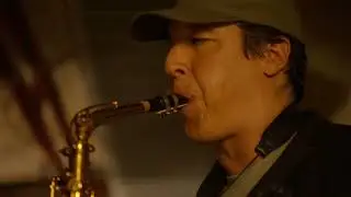 Tropical Airline - L&eacute;v&eacute; (Official Music Video)