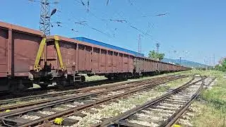 ДТВ 30560 Бургас - Златица с 86018,86012 заминава от гара Казанлък
