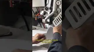 Waterproof sock cover gluing machine applies glue to waterproof sock covers