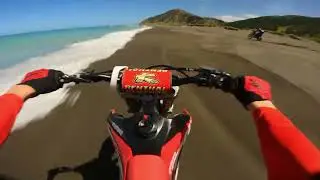 RIDING NEW ZEALANDS MOST STUNNING COASTLINE | CRF250RX & YZ250FX (RAW SOUND) 4K