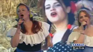 LE TOSCANELLE OSPITI A CANALE ITALIA CANTANO 