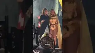 SO EMOTIONAL! Beyonc&eacute; & Blue Ivy closing out the final nght of the show in Atlanta #beyonce #blueivy