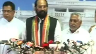 Opposition Leaders Fires TRS Govt Over Land Acquisition Bill - Watch Exclusive