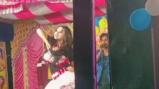 বোরকায় ময়লা কে