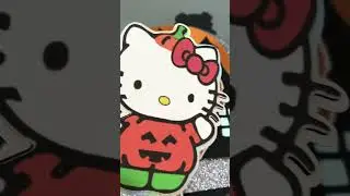 #papercraft #caketopper  #partyfavor #papelaria #paper #satisfying #hellokitty #halloween  #vibe