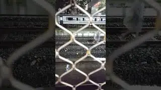 Mumbai local train traffic jam hum log 4 ghumte phase rahe hai Vikhroli se dombivali kalyan ke liye