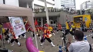 エイサー琉球國太鼓那覇支社が沖縄県のパレット久茂地で演舞している動画