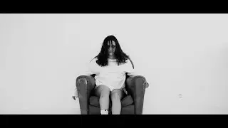UNE &Acirc;ME DAMN&Eacute;E