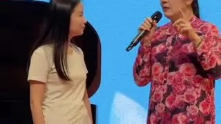 在湛江科技学院声乐讲座公开课上，指导该院本科生女高音同学演唱《雷火中的微笑》（歌剧《八一起义》选段）课堂纪实🎤#声乐公开课 #声乐讲座 #大学生日常 #女高音咏叹调 #名师课堂实录