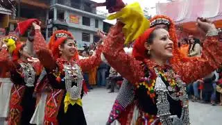 Kulluvi Natti | Traditional Kullu dance at Manali Winter Carnival 2019