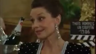 Audrey Hepburn Presenting César Award and Interview (1987)