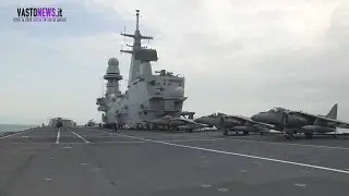 La portaerei Cavour in sosta ad Ortona: un &ldquo;ponte&rdquo; sul Mar Adriatico